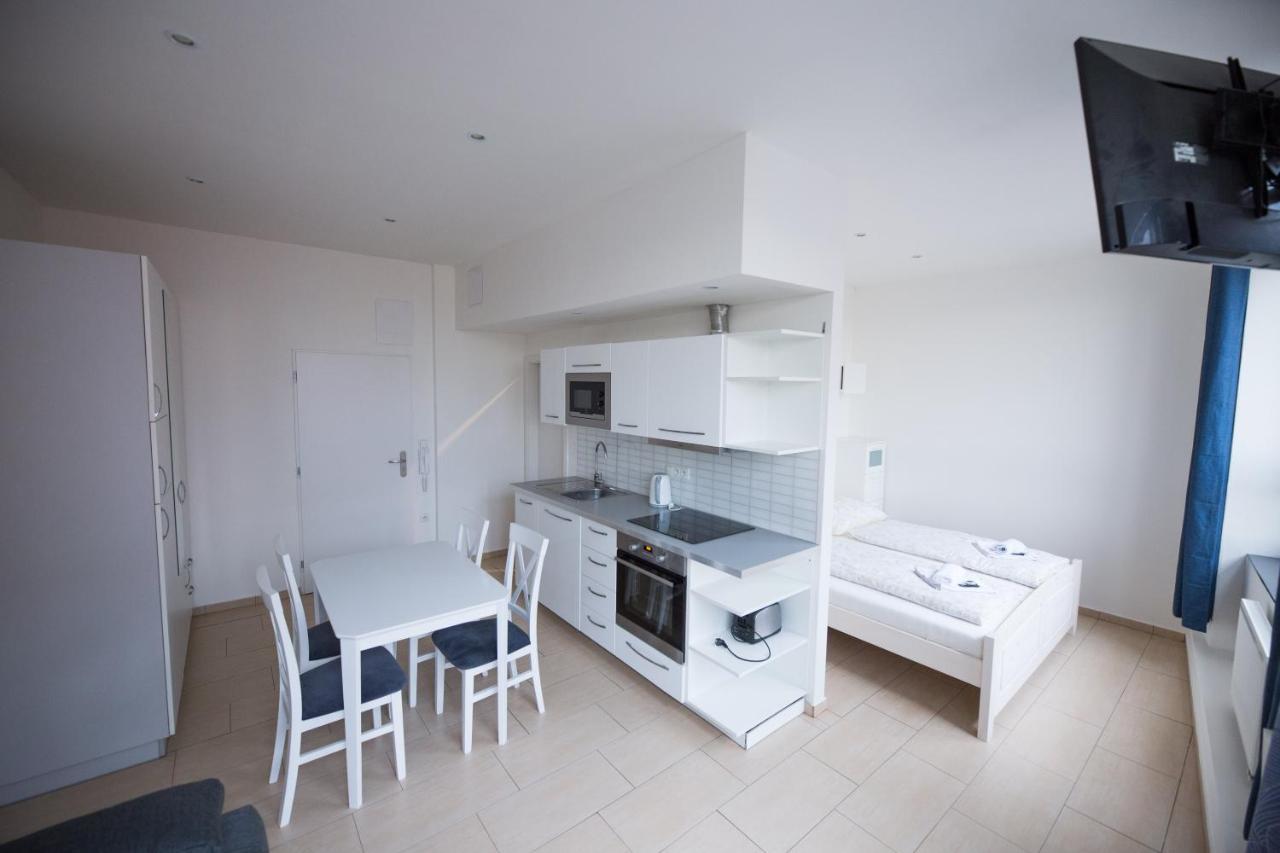 Apartments Kopecna With Parking Brno Exterior photo